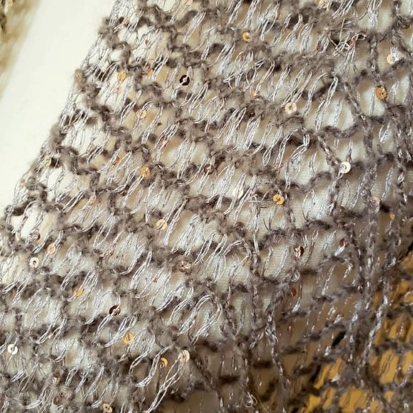 ~Beautiful wrap/shawl with tiny sequins~ - Picture 3 of 6